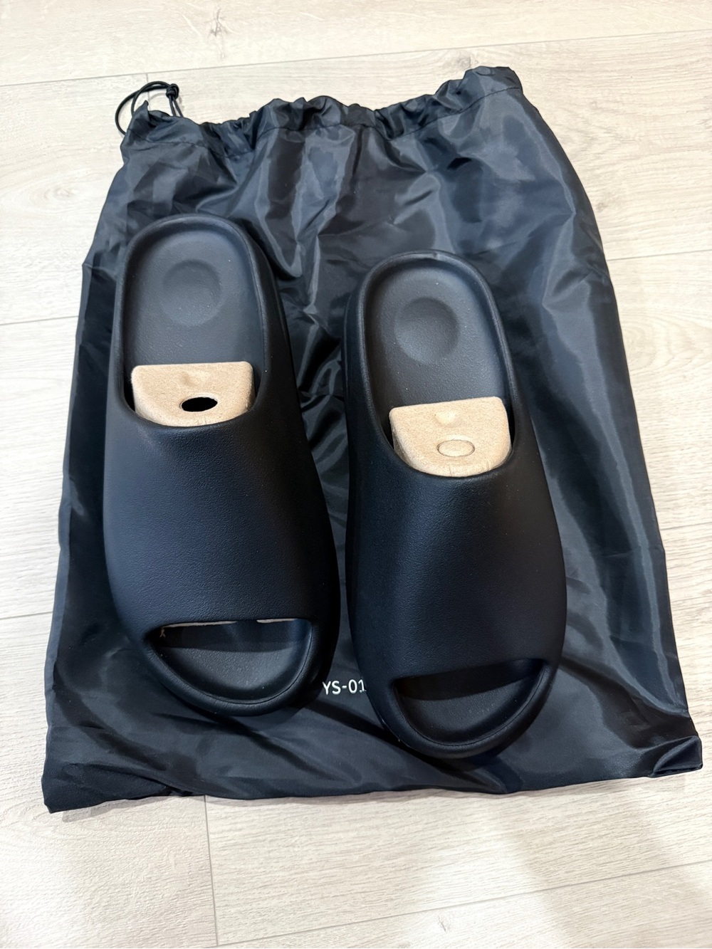 Ys 01 Yeezy slides Men's Black Slide Sandals size 6, 7, 8, 9, 10 11 12